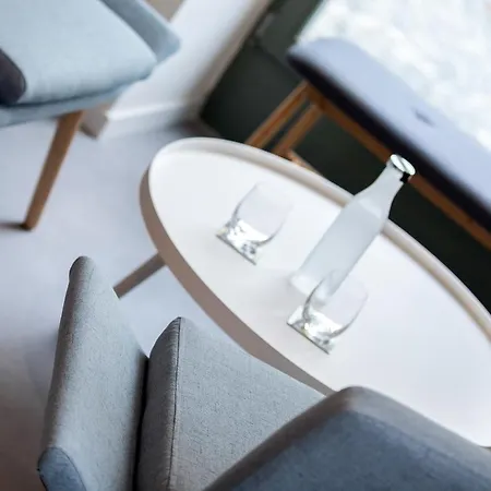 Hotel Benedict